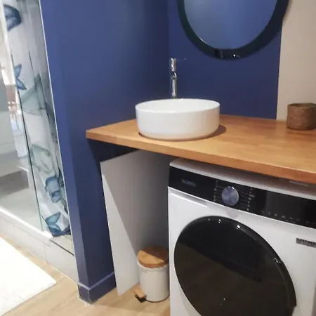 Bulle Marine Paisible Proche De La Gare Et Du Port