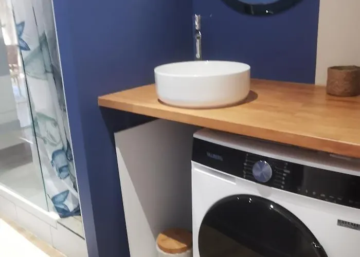 Bulle Marine Paisible Proche De La Gare Et Du Port